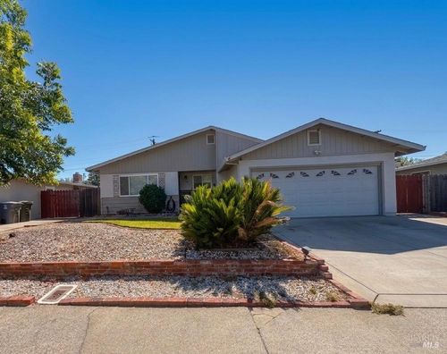 340 Plum St, Vacaville, CA, 95688-2741 | Card Image