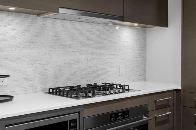 106 - 1025 5 Ave Sw, Condo with 2 bedrooms, 3 bathrooms and 2 parking in Calgary AB | Image 8