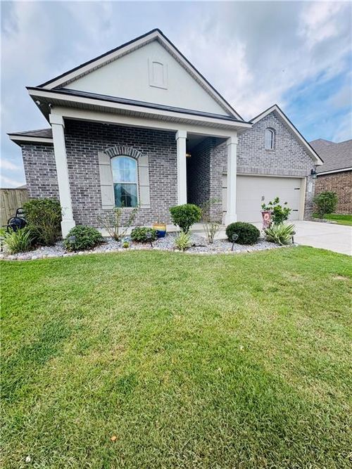 677 Cat Island Ct, Slidell, LA, 70461-6607 | Card Image