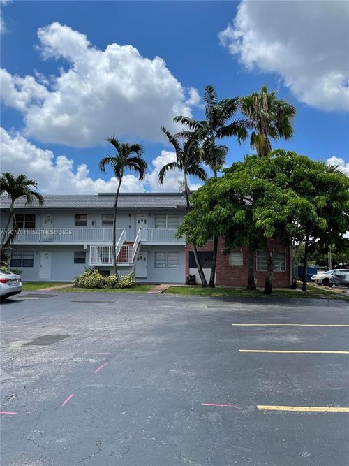 528-2051 Nw 81st Ave, Pembroke Pines, FL, 33024-3562 | Card Image