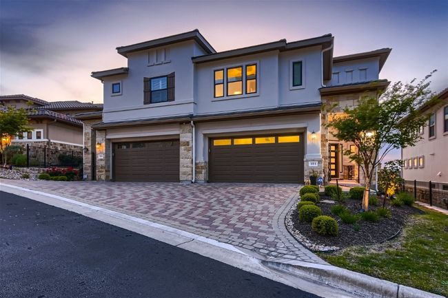 Front of home w/private 2-car garage | Image 15