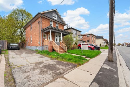90 Park Rd S, Oshawa, ON, L1J4G9 | Card Image