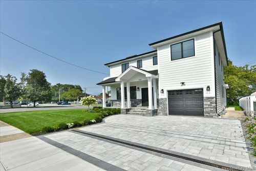 147 Norman St, New Hyde Park, NY, 11040-1307 | Card Image