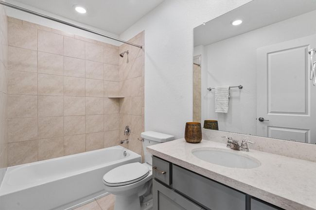 Bathroom 4 | Image 33