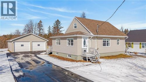 86 Marks St, Saint Stephen, NB, E3L2B5 | Card Image