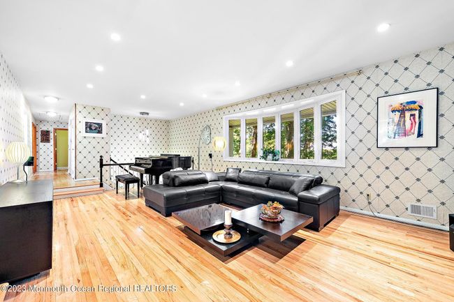10 Edgewood Dr, House other with 5 bedrooms, 3 bathrooms and null parking in Holmdel NJ | Image 8