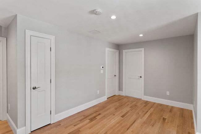17 - 17 Monroe St, House attached with 3 bedrooms, 3 bathrooms and 4 parking in Norwood MA | Image 17