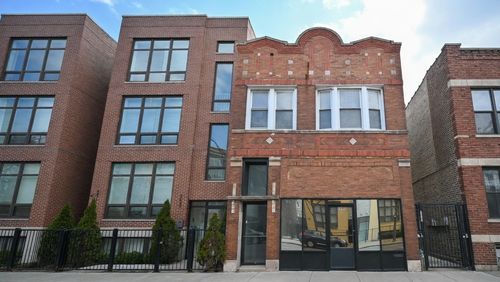 1m-3649 W Montrose Ave, Chicago, IL, 60618-1050 | Card Image