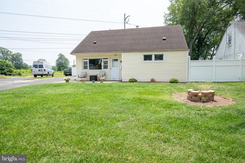 804 Winder Dr, BRISTOL, PA, 19007-2621 | Card Image