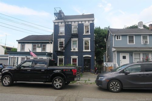 27 Carter St, Newburgh, NY, 12550-4874 | Card Image
