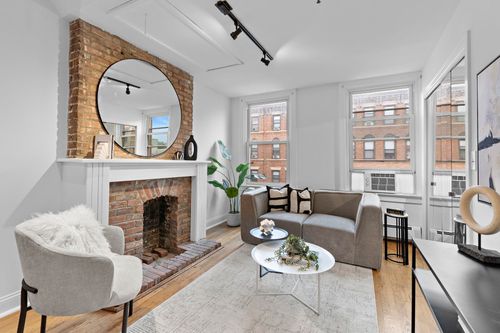 4r-204 Willow Ave, Hoboken, NJ, 07030-3688 | Card Image