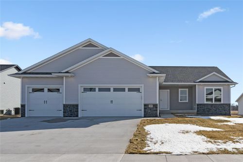 345 Dutch Dr, Robins, IA, 52328 | Card Image