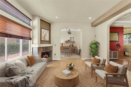 7-5242 Vesper Ave, Sherman Oaks, CA, 91411-4094 | Card Image