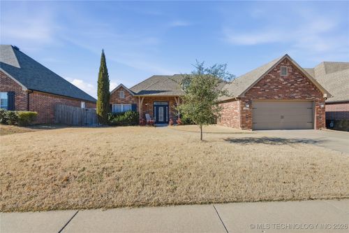 14556 Courtney Ln, Glenpool, OK, 74033-3559 | Card Image