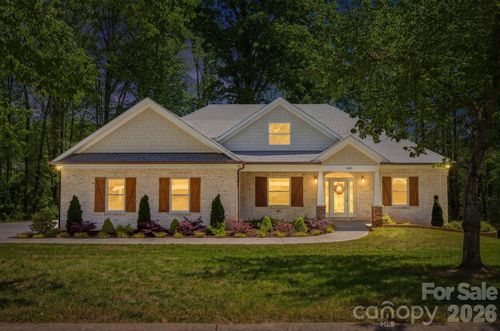 2442 Falcon Ln, Statesville, NC, 28625-8275 | Card Image