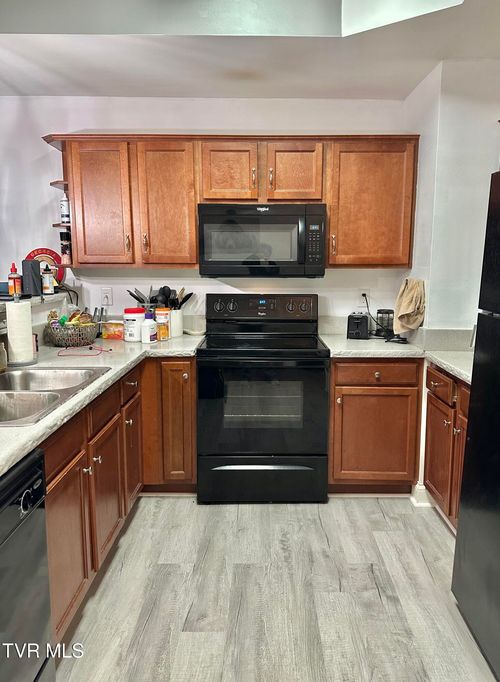 apt-304-116 Tipton Street, Johnson City, TN, 37604 | Card Image
