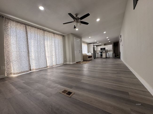 466 Castlecrest Dr, House other with 3 bedrooms, 2 bathrooms and null parking in Spring Creek NV | Image 4
