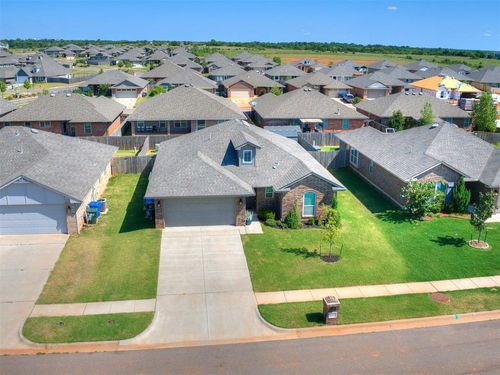 3915 Abingdon Drive, Norman, OK, 73026 | Card Image
