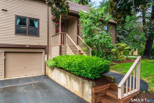 10-10 Stillmeadow Cir, Monroe, CT, 06468-2618 | Card Image