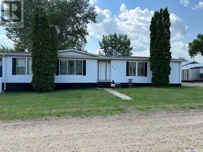 422 Doerr St, House other with 3 bedrooms, 2 bathrooms and null parking in Bienfait SK | Image 1