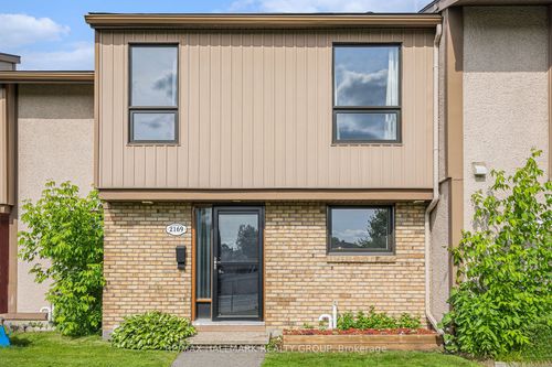 2169 Stonehenge Cres, Gloucester, ON, K1B4N7 | Card Image