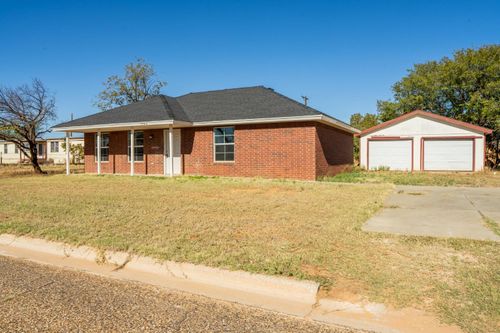  S 2nd Street, Tahoka, TX, 79373 | Card Image