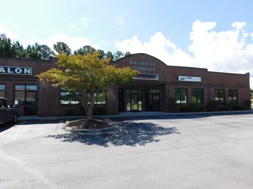 108-102 Market St, New Bern, NC, 28560-6704 | Card Image