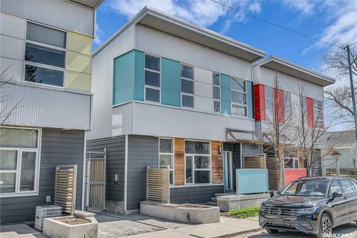 214 Av D S, Saskatoon, SK, S7M1P9 | Card Image