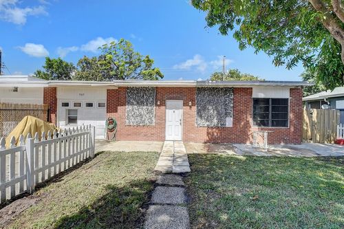 707 Sw 9th Ct, DELRAY BEACH, FL, 33444-2363 | Card Image