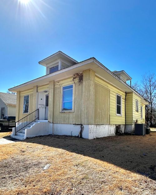 213 D St Nw, Miami, OK, 74354-5709 | Card Image