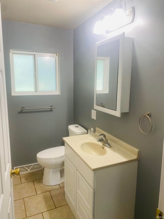 611 Russell Rd, Home with 3 bedrooms, 1 bathrooms and 4 parking in Chandler IN | Image 13