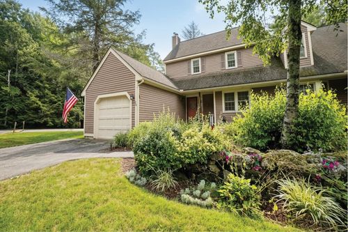 25 Villager Road, Chester, NH, 03036 | Card Image