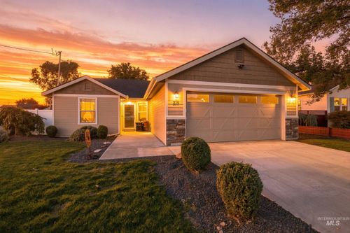 219 High St, Nampa, ID, 83651-2314 | Card Image
