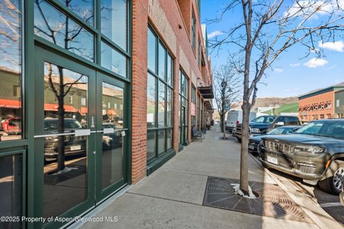 c126-780 E Valley Rd, Basalt, CO, 81621-8388 | Card Image