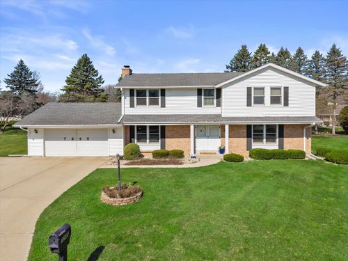 7245 N Wayside Ct, GLENDALE, WI, 53209-2177 | Card Image