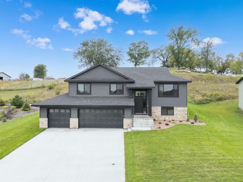 610 Mulligan Dr, Zumbrota, MN, 55992-2900 | Card Image