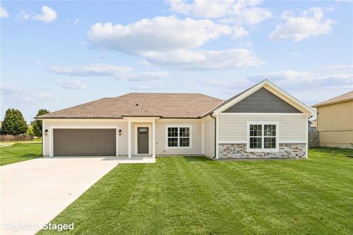 571 S Meadowbrook St, Gardner, KS, 66030-9251 | Card Image