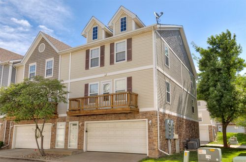 1115 Fieldstone Ln, Pleasant Hill, IA, 50327-8009 | Card Image