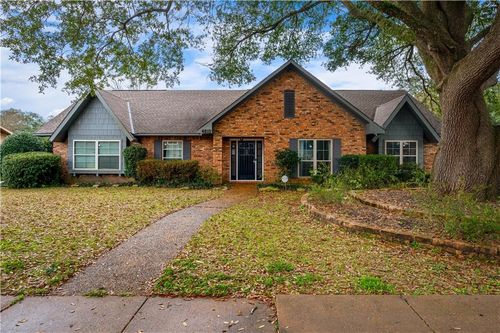 4819 Westgarden Blvd, Alexandria, LA, 71303-2640 | Card Image