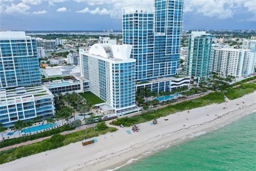 lph16-6801 Collins Ave, Miami Beach, FL, 33141-3243 | Card Image
