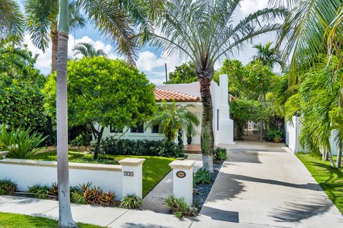 332 Pilgrim Rd, West Palm Beach, FL, 33405-3214 | Card Image
