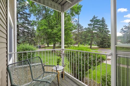 b-742 County Road F W, Shoreview, MN, 55126-2392 | Card Image
