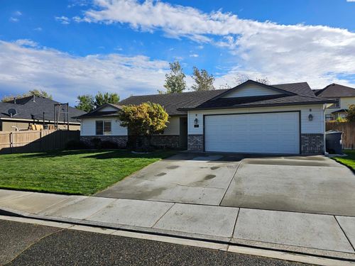 157 Erica Drive, Richland, WA, 99352 | Card Image