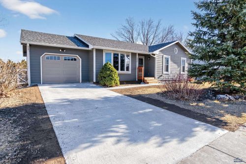 3934 Parkview Dr, Rapid City, SD, 57701-7700 | Card Image