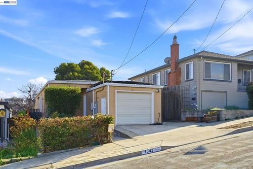 1342 1342 S 57th St, Richmond, CA, 94804 | Card Image