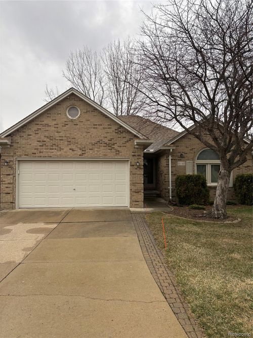 25-21767 Sunset Dr, Macomb, MI, 48044-5431 | Card Image