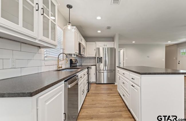 18112 County Road 2142, House other with 3 bedrooms, 3 bathrooms and null parking in Troup TX | Image 12