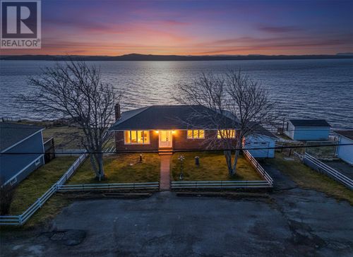 274 Bishop'S Cove Rd, Upper Island Cove, NL, A0A3X1 | Card Image