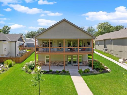 8462 Peoria St, De Soto, KS, 66018-8442 | Card Image