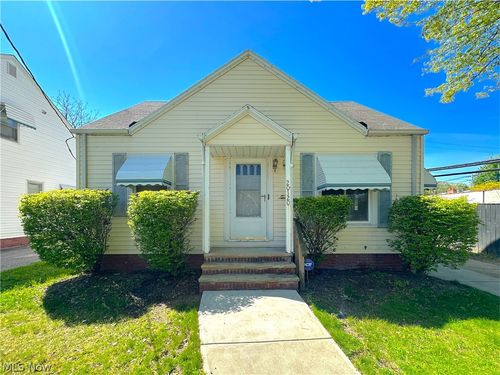 20120 Wilmore Ave, Euclid, OH, 44123-2802 | Card Image